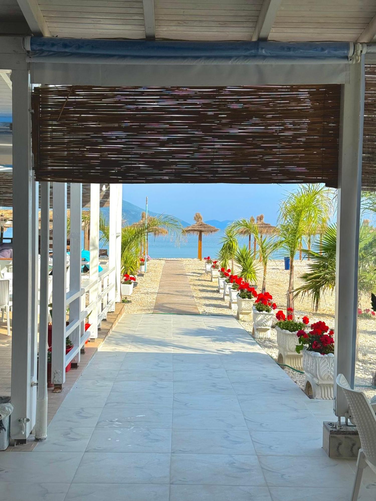 Blue Paradise Hotel Orikum Bagian luar foto