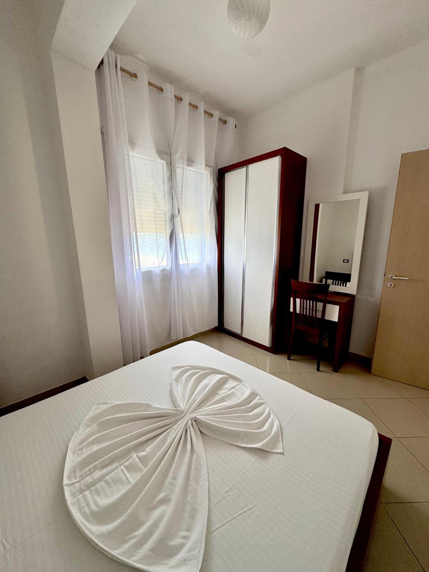 Blue Paradise Hotel Orikum Bagian luar foto