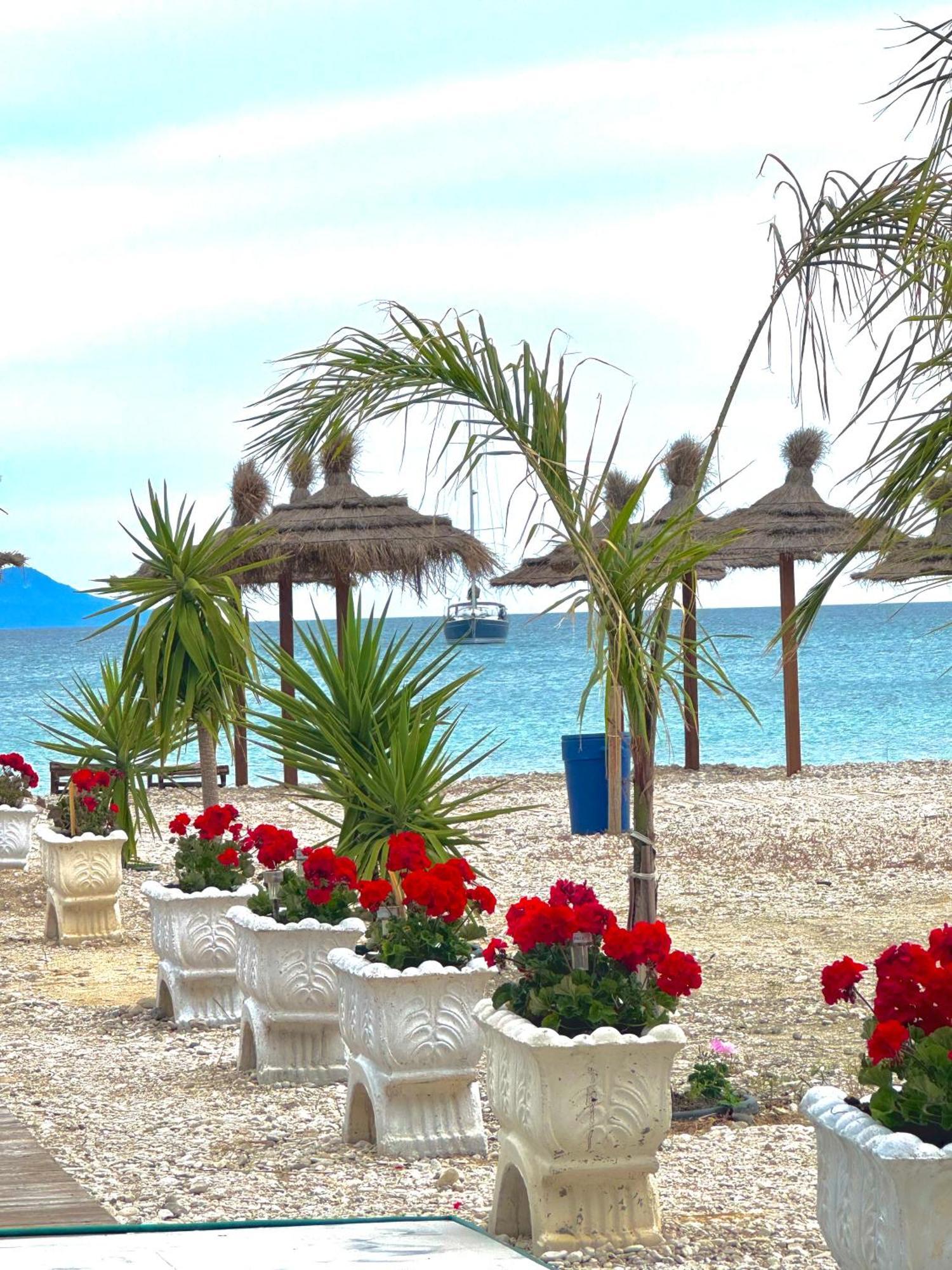 Blue Paradise Hotel Orikum Bagian luar foto